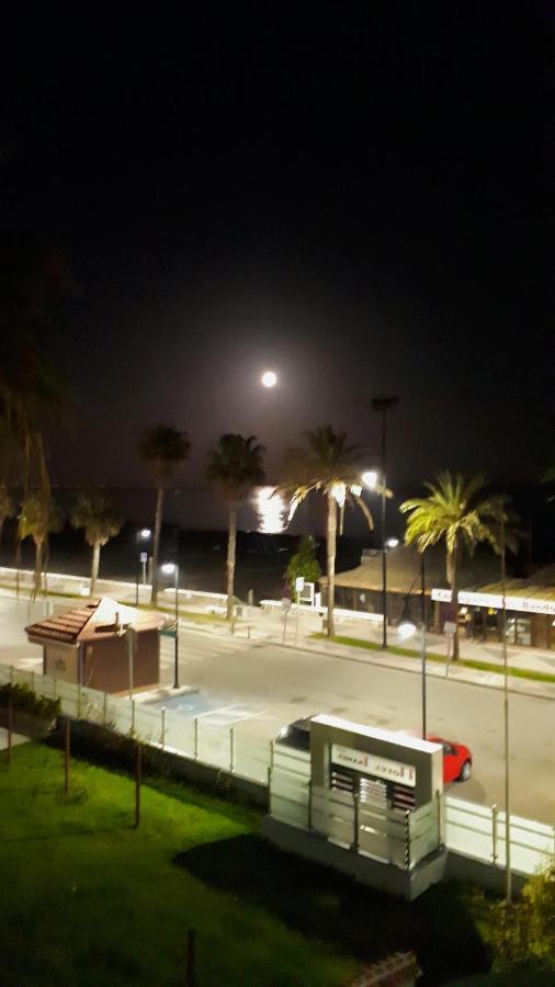 Lido Beachfront 토레몰리노스 외부 사진